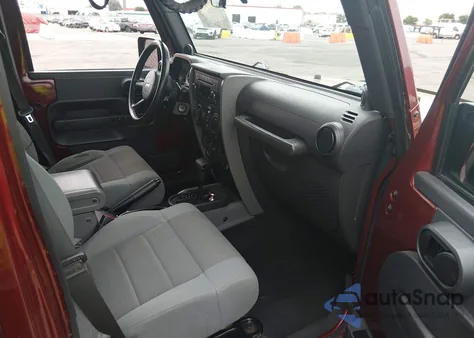 2007 Jeep Wrangler Unlimited Sahara z USA, uszkodzony, nr VIN 1J4GA59147L155674